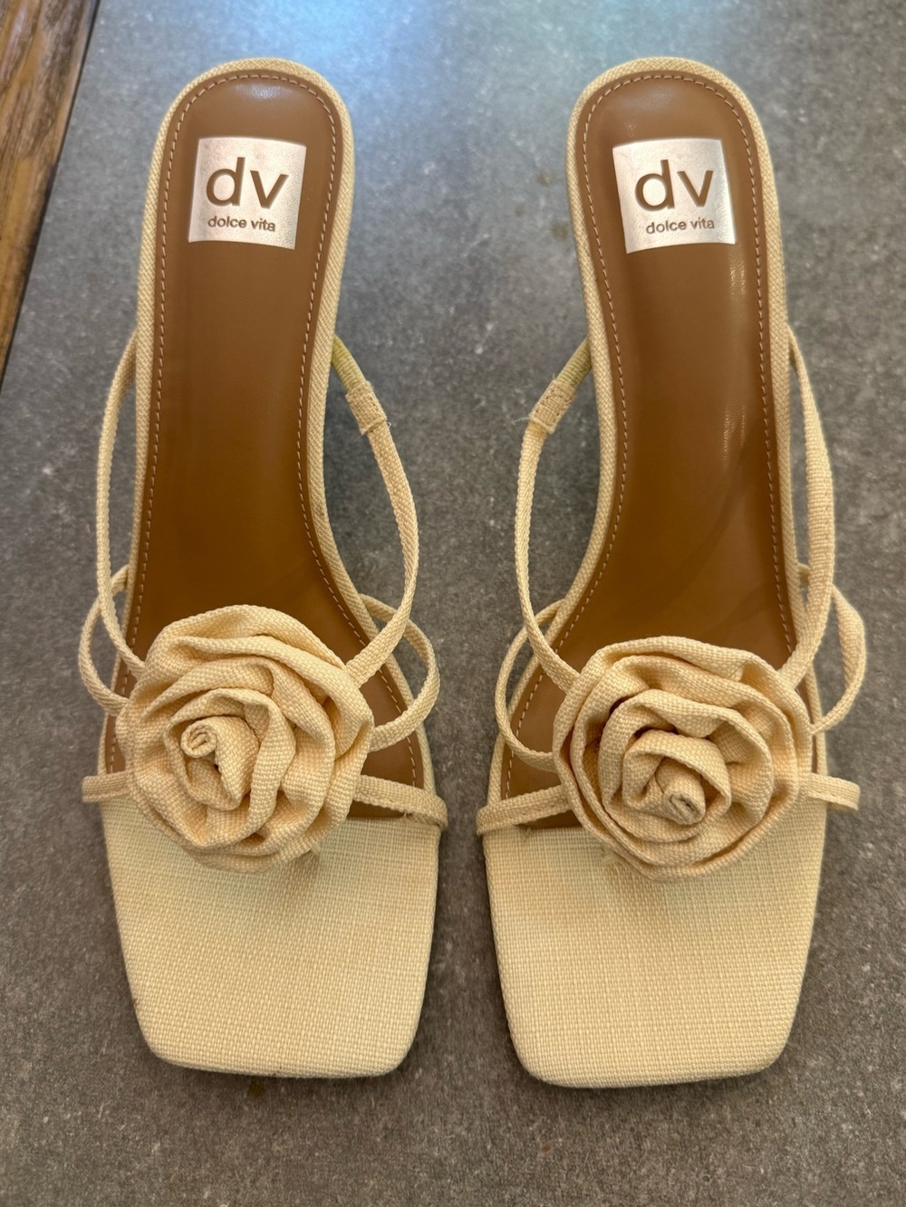 DV Dolce Vita Zelly Rosette Sandal Cream Canvas Strappy Heels Size 11 - Picture 3 of 10